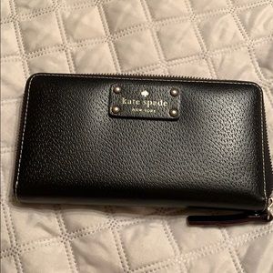 black wallet